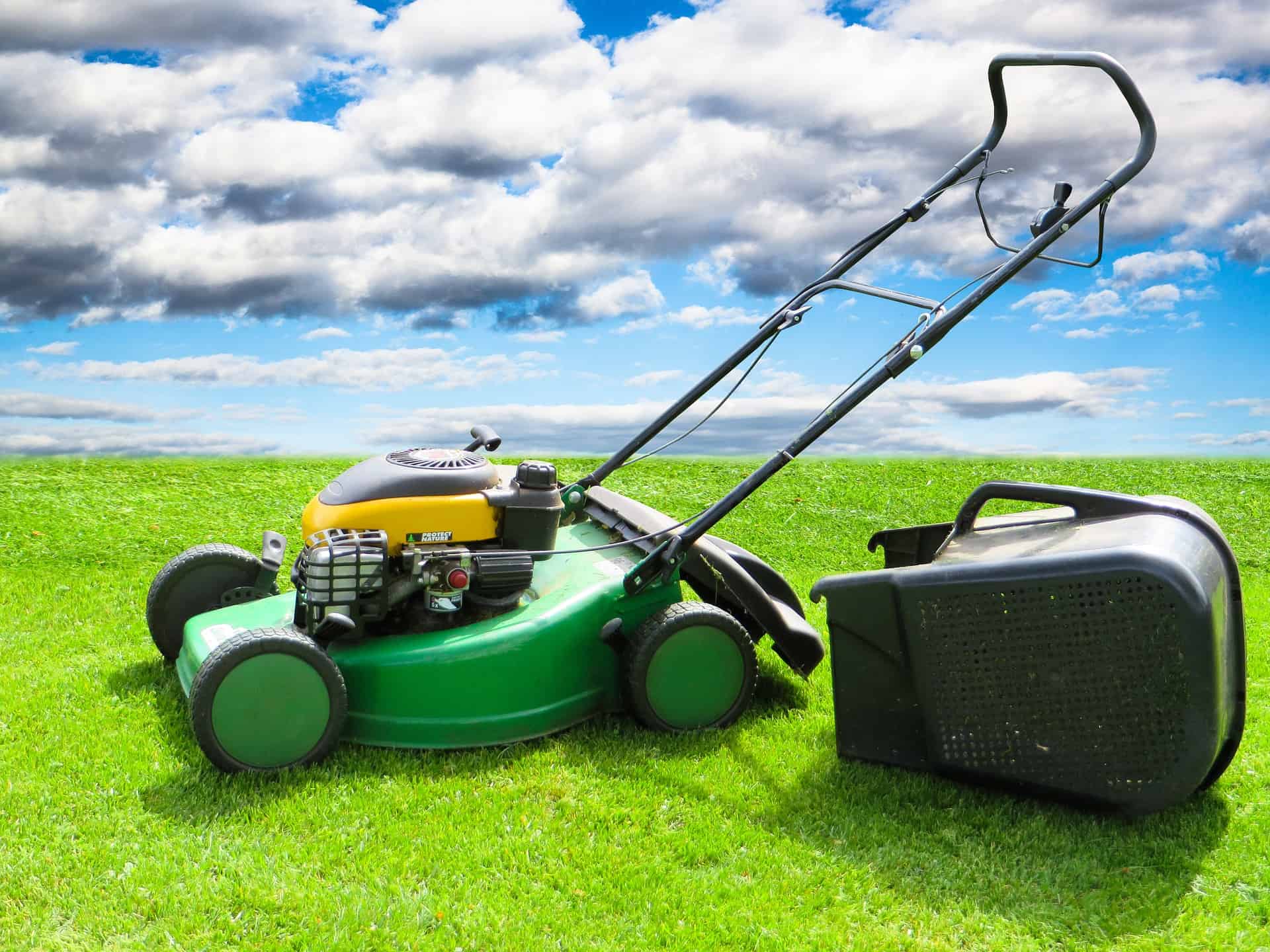 How To Start A Lawn Mower When You re Weak 4 Tips For Lawn Mowing - Moyer Lawncare & Landscaping